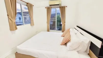 Vollständig renoviertes 3-Zimmer-Reihenhaus zur Miete in Ratsada