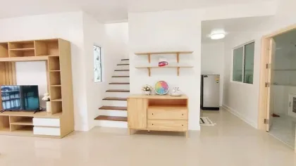 Vollständig renoviertes 3-Zimmer-Reihenhaus zur Miete in Ratsada