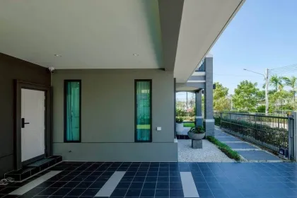 Просторная вилла с 4 спальнями и 6 ванными в Supalai Lake Ville, Koh Kaew