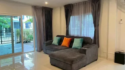 Villa de 3 dormitorios y 2 baños en alquiler en Supalai Palm Springs, Chalong