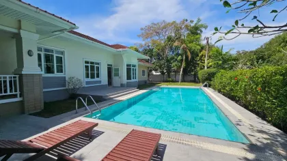 Neu renovierte Privatpool-Villa im Land and Houses Park, Chalong