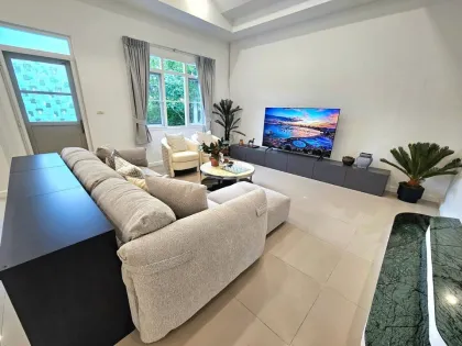 Neu renovierte Privatpool-Villa im Land and Houses Park, Chalong