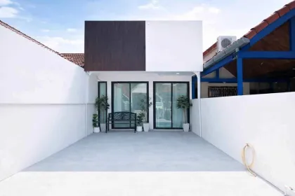 Modern Pet-Friendly 2-Bedroom House for Rent in Rawai
