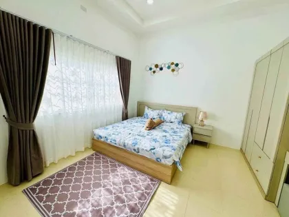 Voll möblierte Villa mit 2 Schlafzimmern und 2 Bädern in Koh Kaew zu vermieten