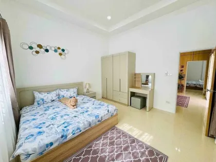 Voll möblierte Villa mit 2 Schlafzimmern und 2 Bädern in Koh Kaew zu vermieten