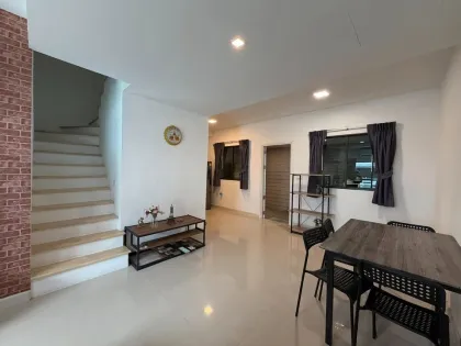 3-Schlafzimmer, 2-Badezimmer Reihenhaus zur Miete in Samkong, Phuket Town