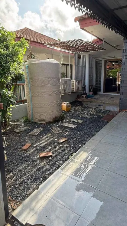 Casa en alquiler con 3 dormitorios y 2 baños cerca de Robinson Thalang