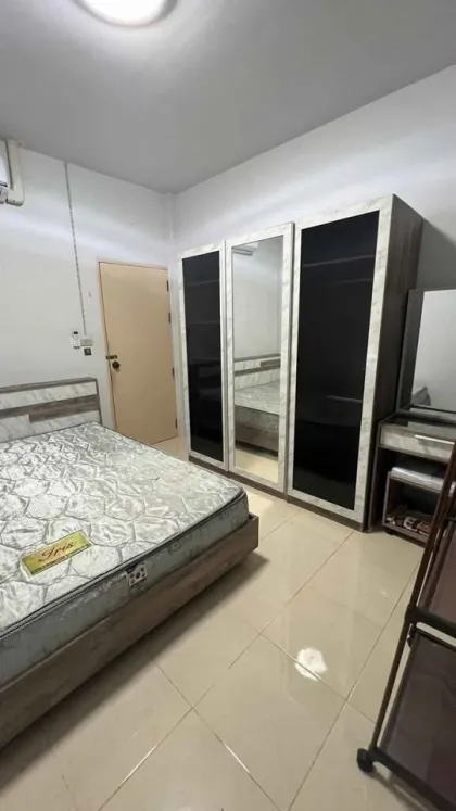 Casa en alquiler con 3 dormitorios y 2 baños cerca de Robinson Thalang