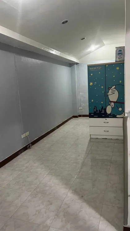 Casa en alquiler con 3 dormitorios y 2 baños cerca de Robinson Thalang
