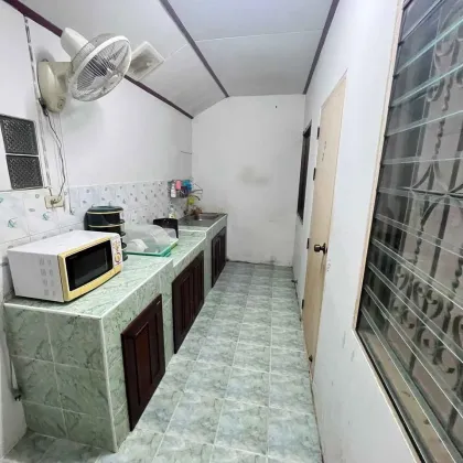 Casa en alquiler con 3 dormitorios y 2 baños cerca de Robinson Thalang