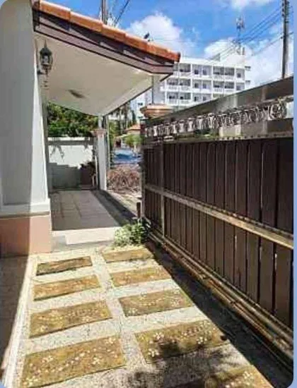 Дом с 3 спальнями и 2 ванными на аренду в Phuket Villa Chaofah