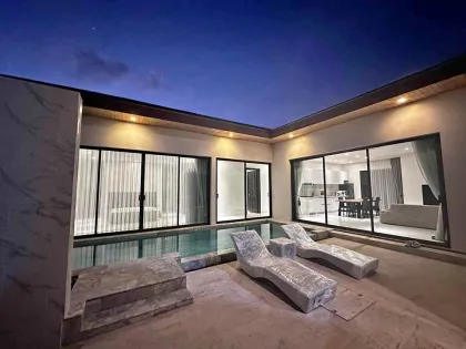 Villa Moderne avec Piscine de 3 Chambres à Louer à Chalong