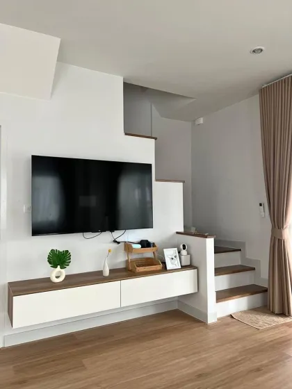 Светлая квартира с 3 спальнями, современной кухней и бассейном