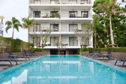 คอนโด 1 ห้องนอนให้เช่าที่ The Tower Condo พร้อมวิวทะเล