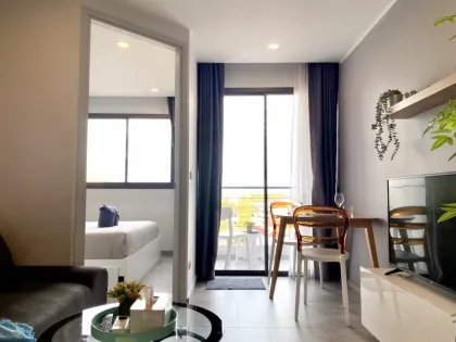 คอนโด 1 ห้องนอนให้เช่าที่ The Tower Condo พร้อมวิวทะเล