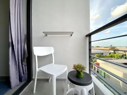 คอนโด 1 ห้องนอนให้เช่าที่ The Tower Condo พร้อมวิวทะเล