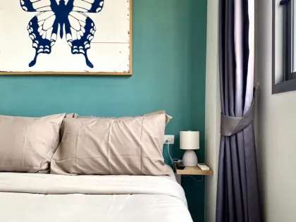 คอนโด 1 ห้องนอนให้เช่าที่ The Tower Condo พร้อมวิวทะเล