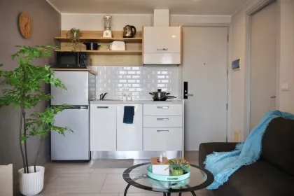 คอนโด 1 ห้องนอนให้เช่าที่ The Tower Condo พร้อมวิวทะเล