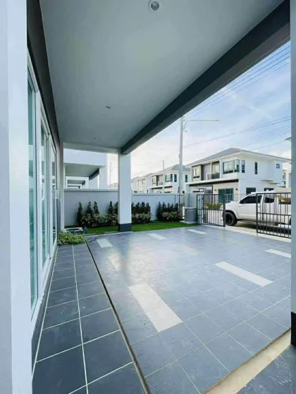 Brandneue 3-Zimmer-Villa zur Miete in Supalai Lake Ville, Koh Kaew