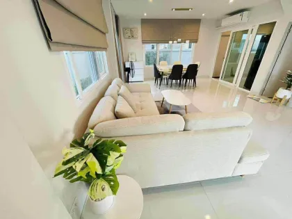 Brandneue 3-Zimmer-Villa zur Miete in Supalai Lake Ville, Koh Kaew
