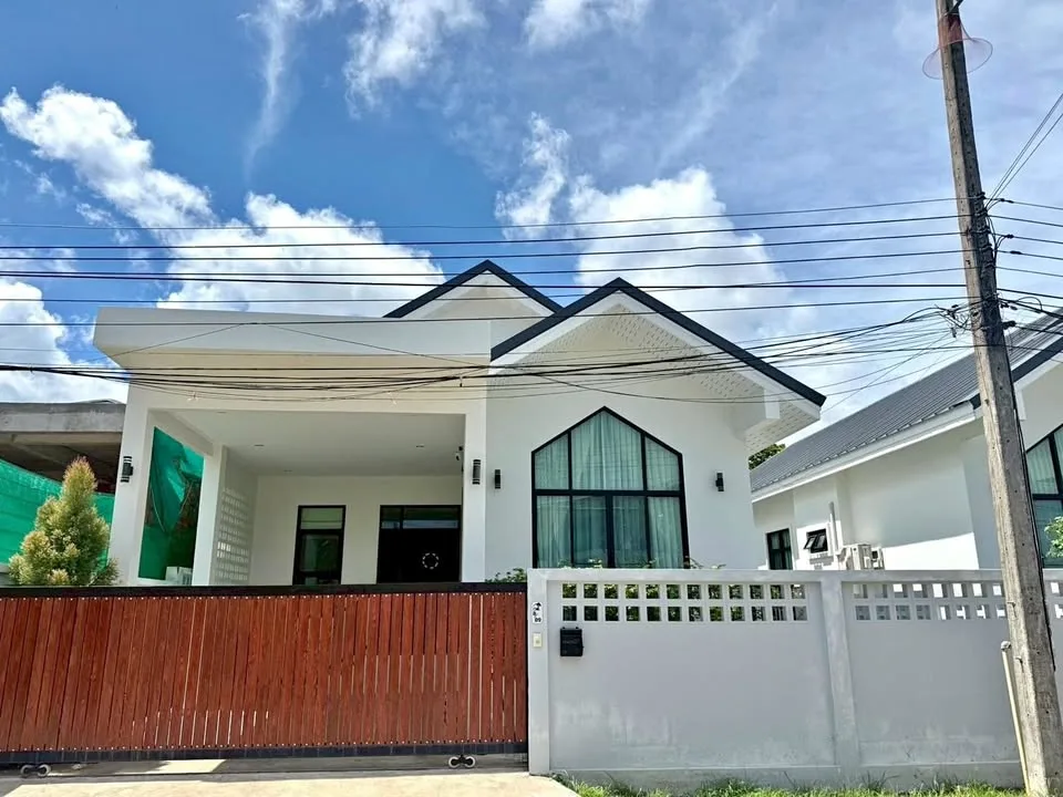 2 Schlafzimmer, 2 Badezimmer Haus zur Miete in Chalong, Phuket