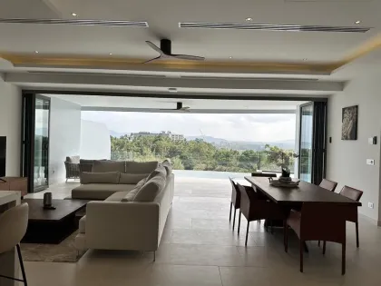 Роскошная 2-комнатная квартира в аренду в Andamaya Surin Bay