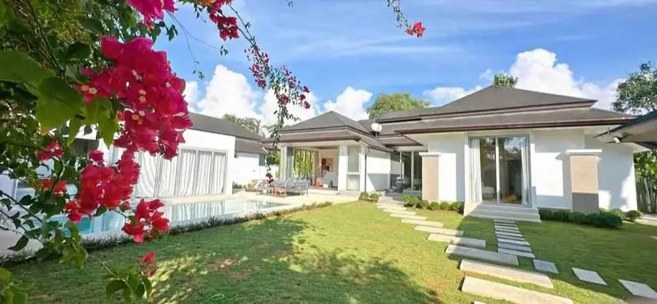 Tropische Poolvilla nahe Layan Beach Phuket zur Jahresmiete