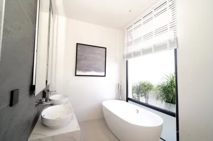 Villa de 4 habitaciones con piscina privada en alquiler en Chalong