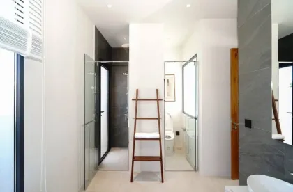 Villa de 4 habitaciones con piscina privada en alquiler en Chalong