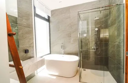 Villa de 4 habitaciones con piscina privada en alquiler en Chalong