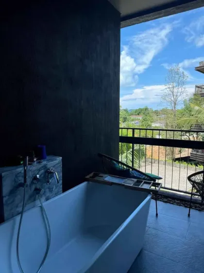 คอนโด 2 ห้องนอนกว้างขวางให้เช่าในราไวย์