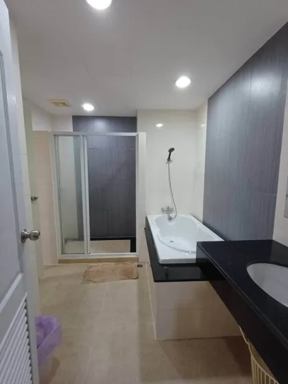 1-комнатная квартира с ванной в аренду в Patong Phuket Villa