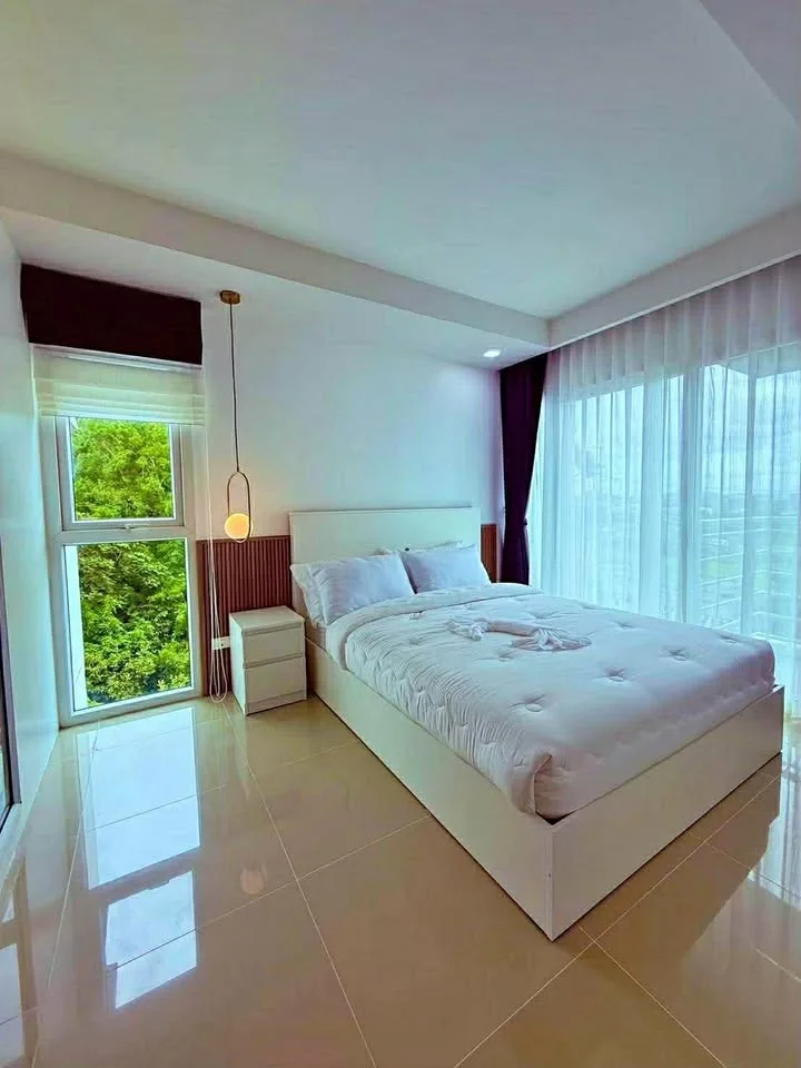 2-Bed 2-Bath Corner Apartment for Rent in Phuket Town