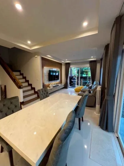 Villa de 4 habitaciones y 3 baños en alquiler en Supalai Palm Springs, Rawai