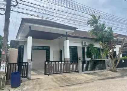 วิลล่า 3 ห้องนอน 2 ห้องน้ำให้เช่าในหมู่บ้านศรีสุขชาต, ภูเก็ตทาวน์