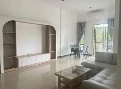 วิลล่า 3 ห้องนอน 2 ห้องน้ำให้เช่าในหมู่บ้านศรีสุขชาต, ภูเก็ตทาวน์