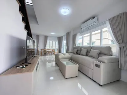 Дом с 4 спальнями и 3 ванными комнатами в аренду в Mana Kathu Lake House, Kathu