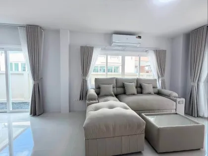 Дом с 4 спальнями и 3 ванными комнатами в аренду в Mana Kathu Lake House, Kathu