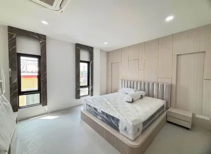 Villa Nueva en Alquiler – Saiyuan, Rawai