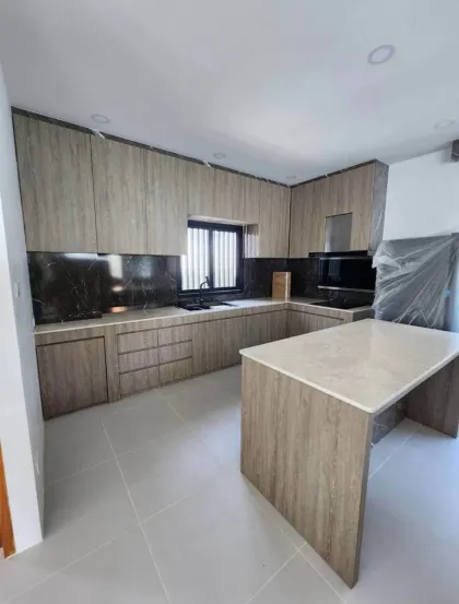 Villa Nueva en Alquiler – Saiyuan, Rawai
