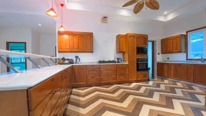Luxus 7-Schlafzimmer-Poolvilla zur Miete in Kathu, Phuket