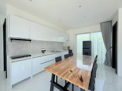 Villa privée avec piscine, 3 chambres 4 salles de bain à Chalong