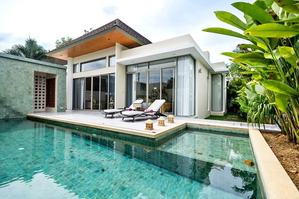 Villa privada de 3 dormitorios con piscina en alquiler en Layan, Phuket