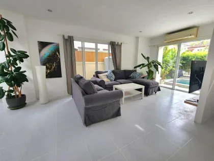 Privatpool-Villa in Land & House Chalong mit 3 Schlafzimmern