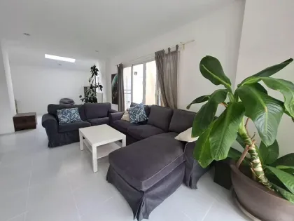 Privatpool-Villa in Land & House Chalong mit 3 Schlafzimmern