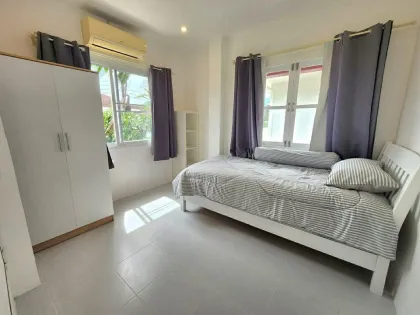 Privatpool-Villa in Land & House Chalong mit 3 Schlafzimmern