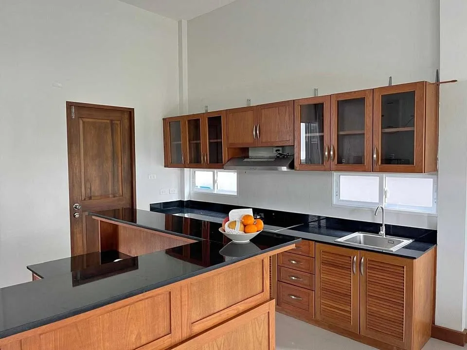 Villa mit 2 Schlafzimmern und 2 Bädern mit Seeblick in Cherng Talay