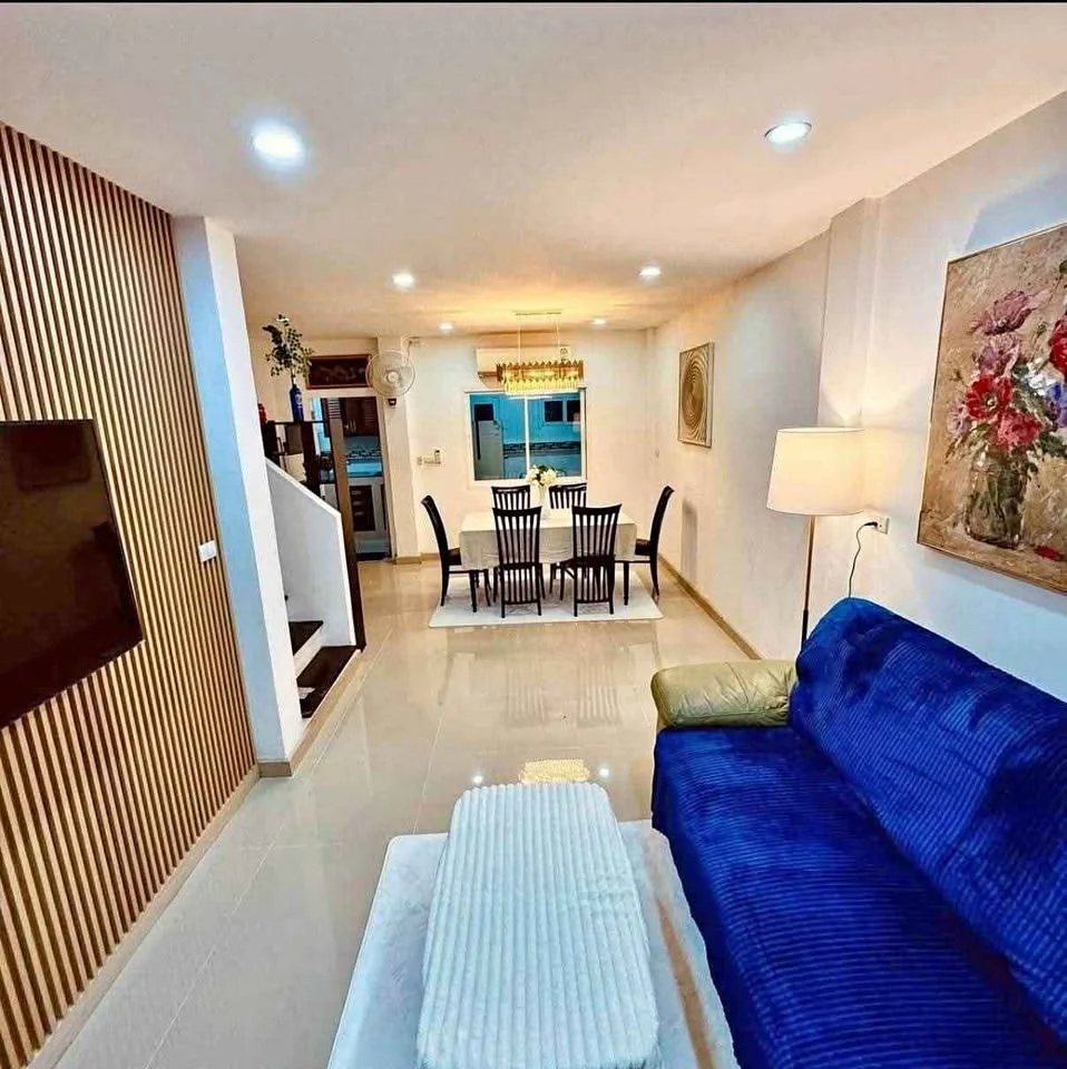 Acogedora casa de 3 habitaciones en alquiler en Chanokarn Delight, Chalong