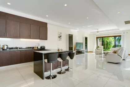Geräumige 4-Zimmer-Villa mit Privatpool zur Miete in Laguna