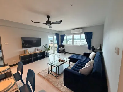 Geräumige 2-Zimmer-Wohnung im Kathu Golf View Condominium